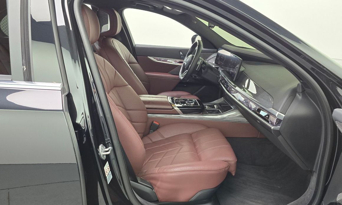 BMW 7-Series 2024
