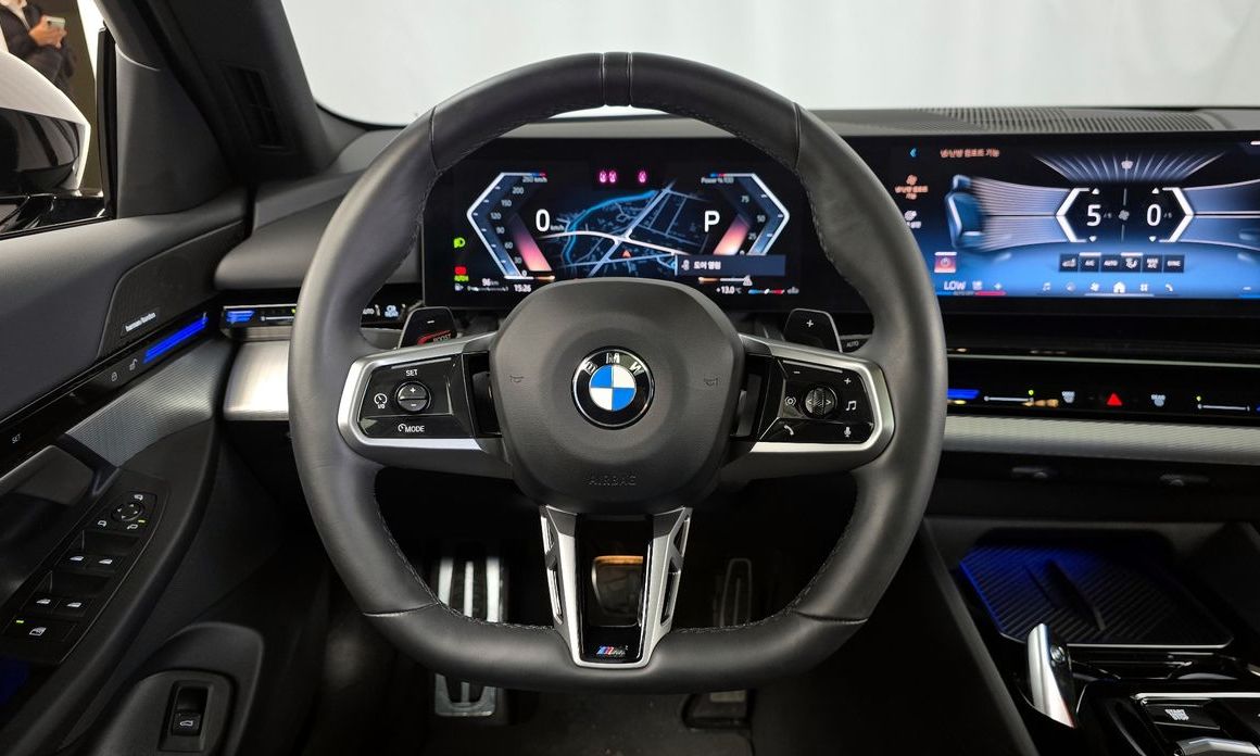 BMW 5-Series 2024