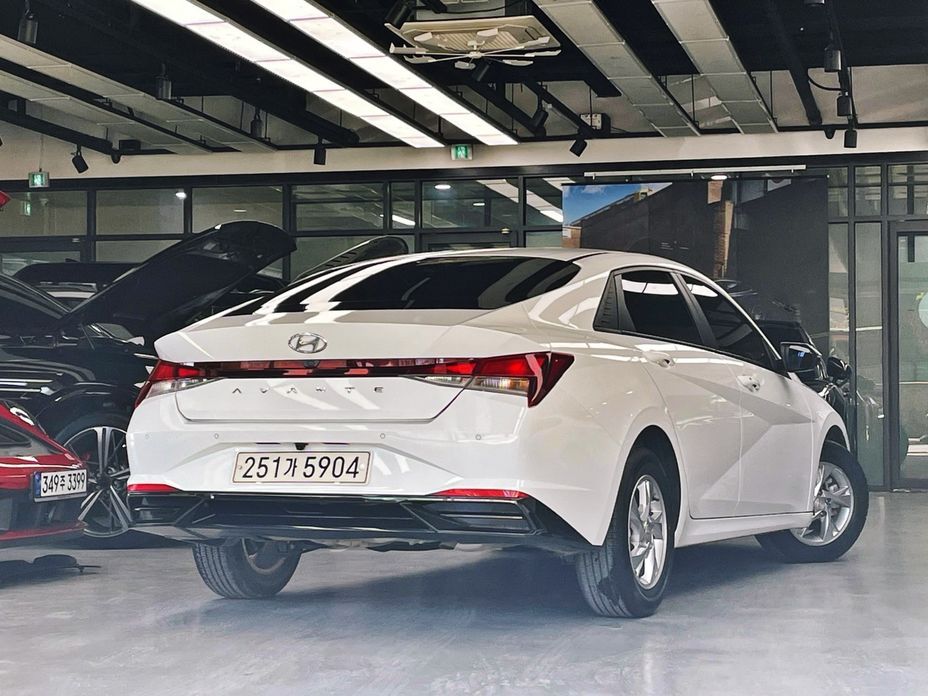 Hyundai AVANTE 2021