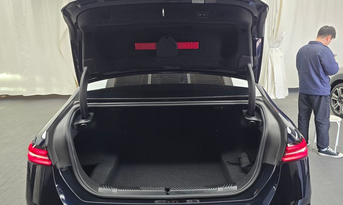 BMW 5-Series 2024