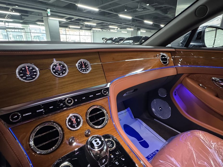 Bentley Continental 2020