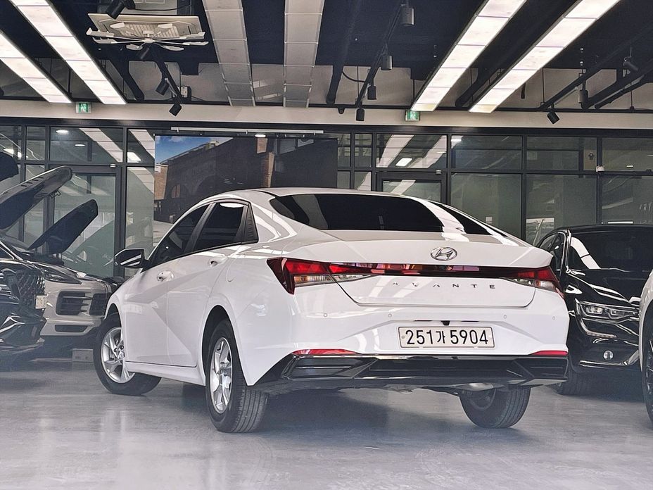 Hyundai AVANTE 2021