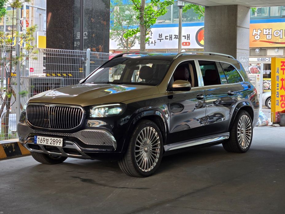 Mercedes-Benz GLS-Class 2023