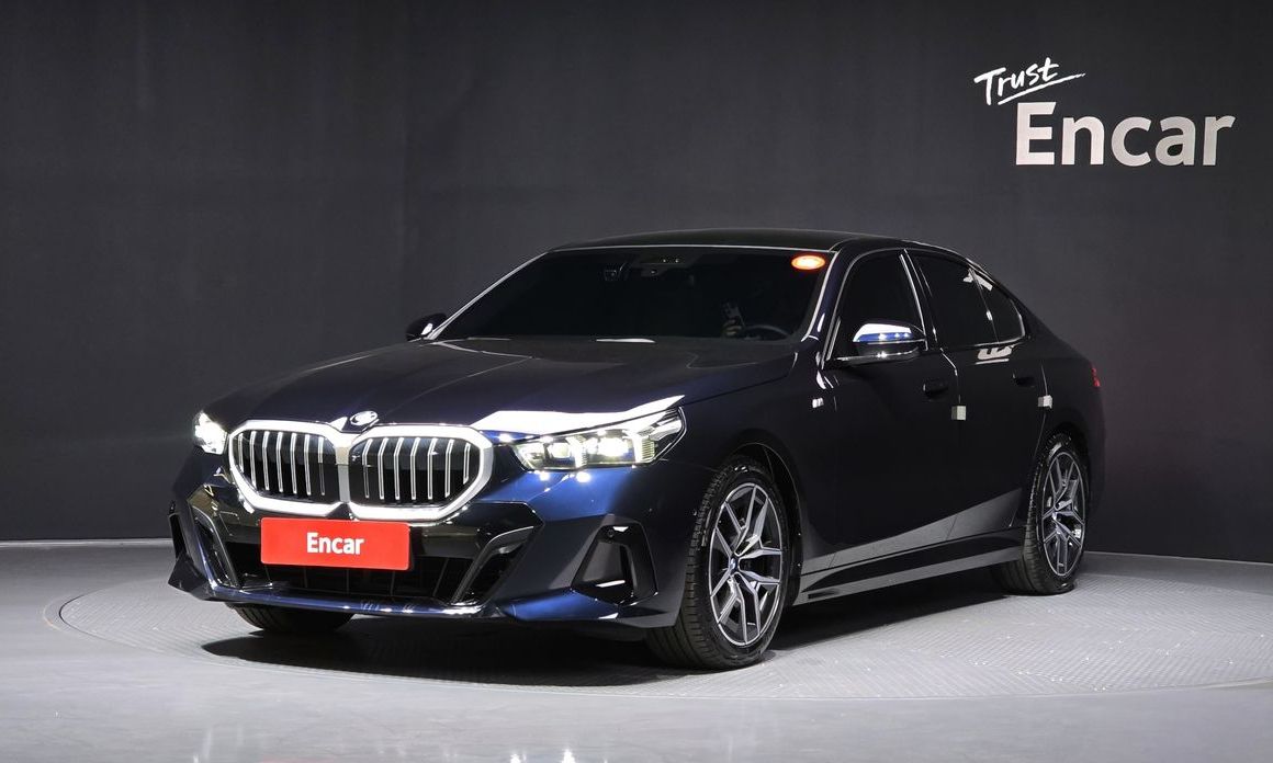 BMW 5-Series 2024