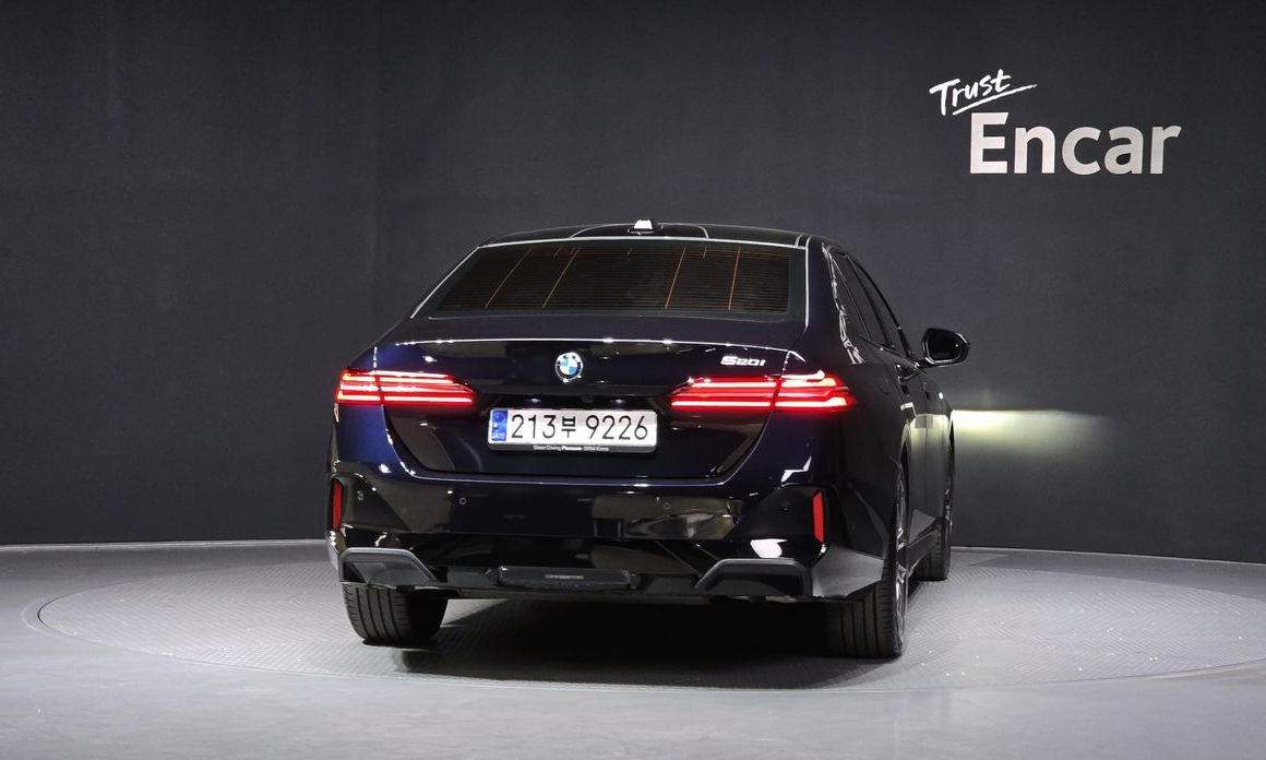 BMW 5-Series 2024