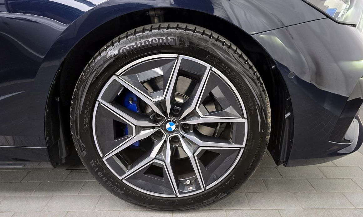 BMW 5-Series 2024