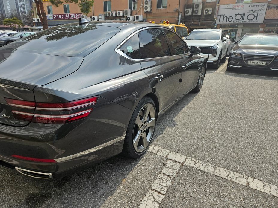 Genesis G80 2023