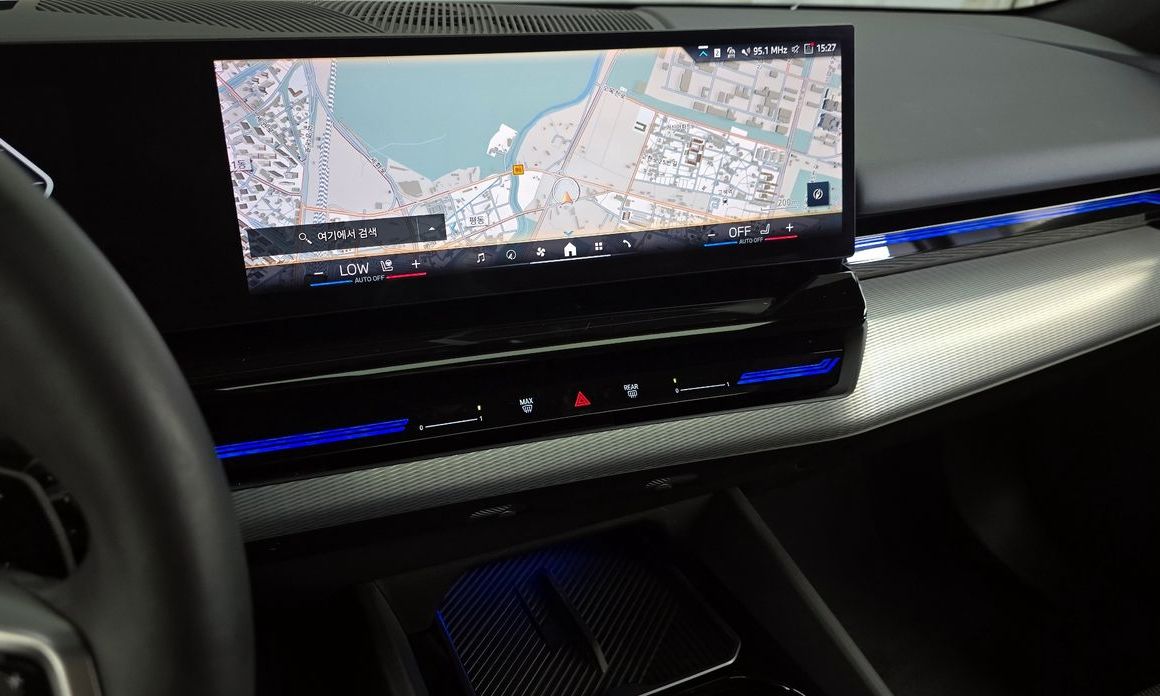 BMW 5-Series 2024
