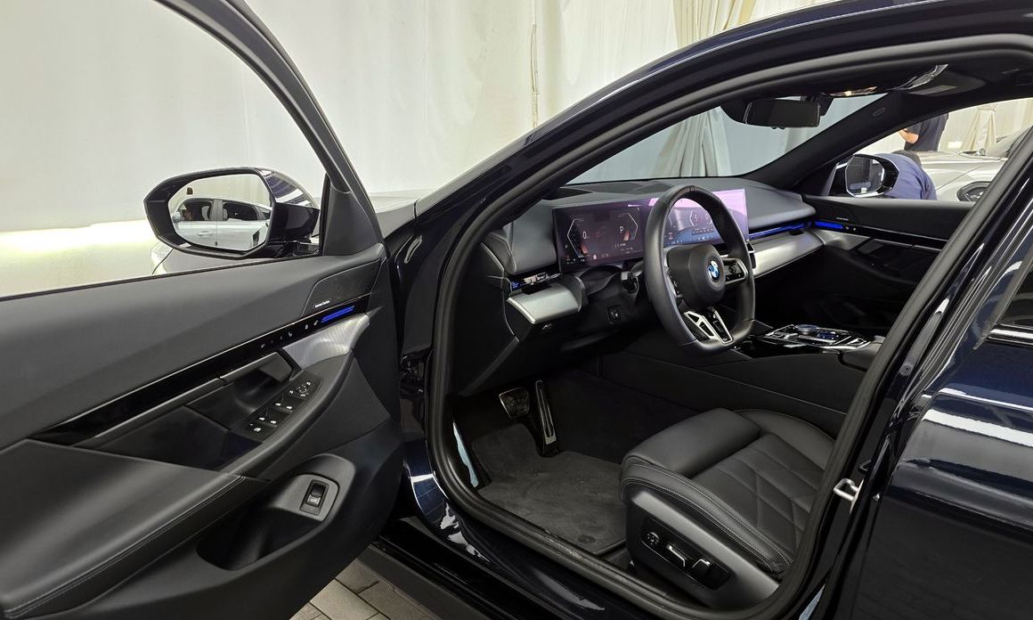 BMW 5-Series 2024