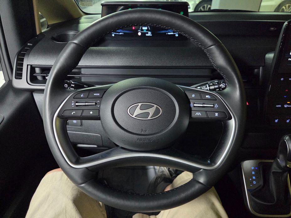 Hyundai Staria 2025