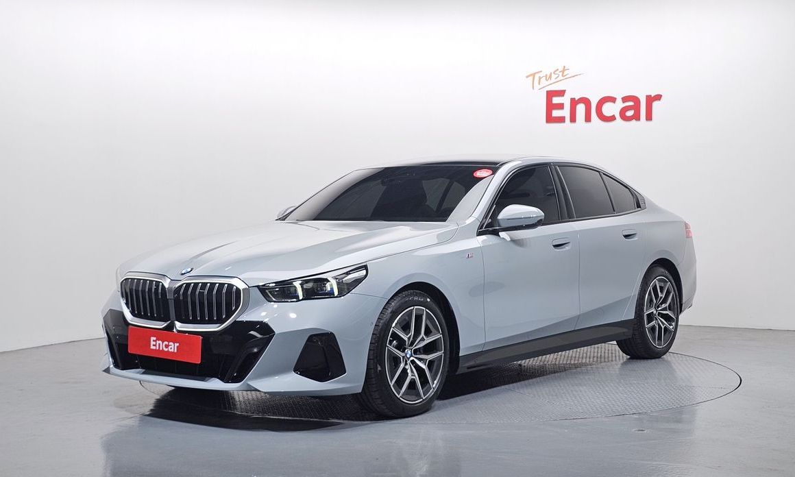 BMW 5-Series 2025