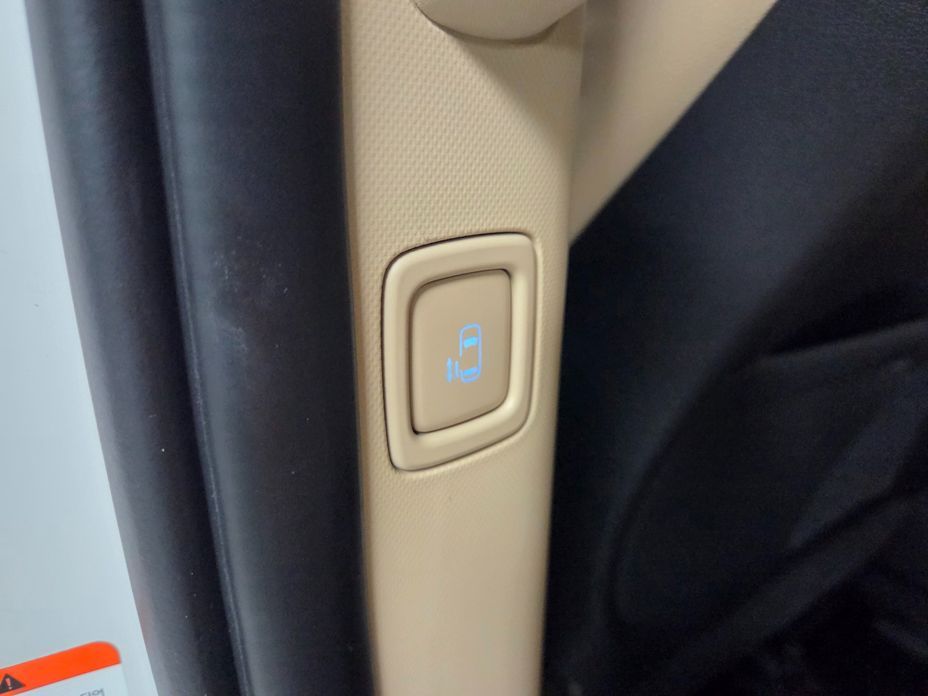 Hyundai Staria 2025