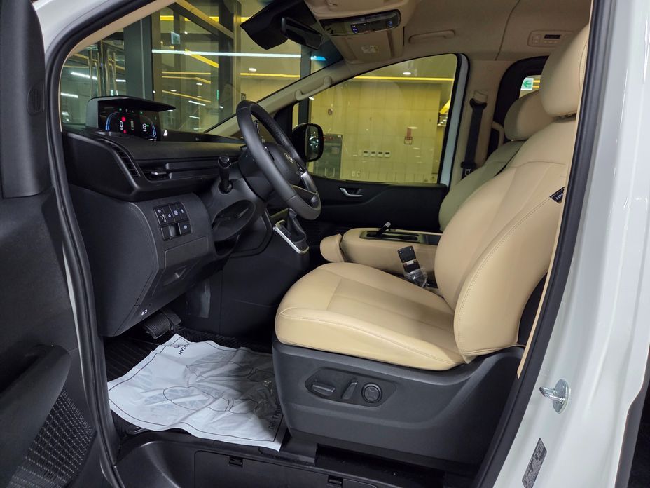 Hyundai Staria 2025