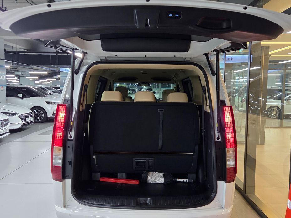 Hyundai Staria 2025