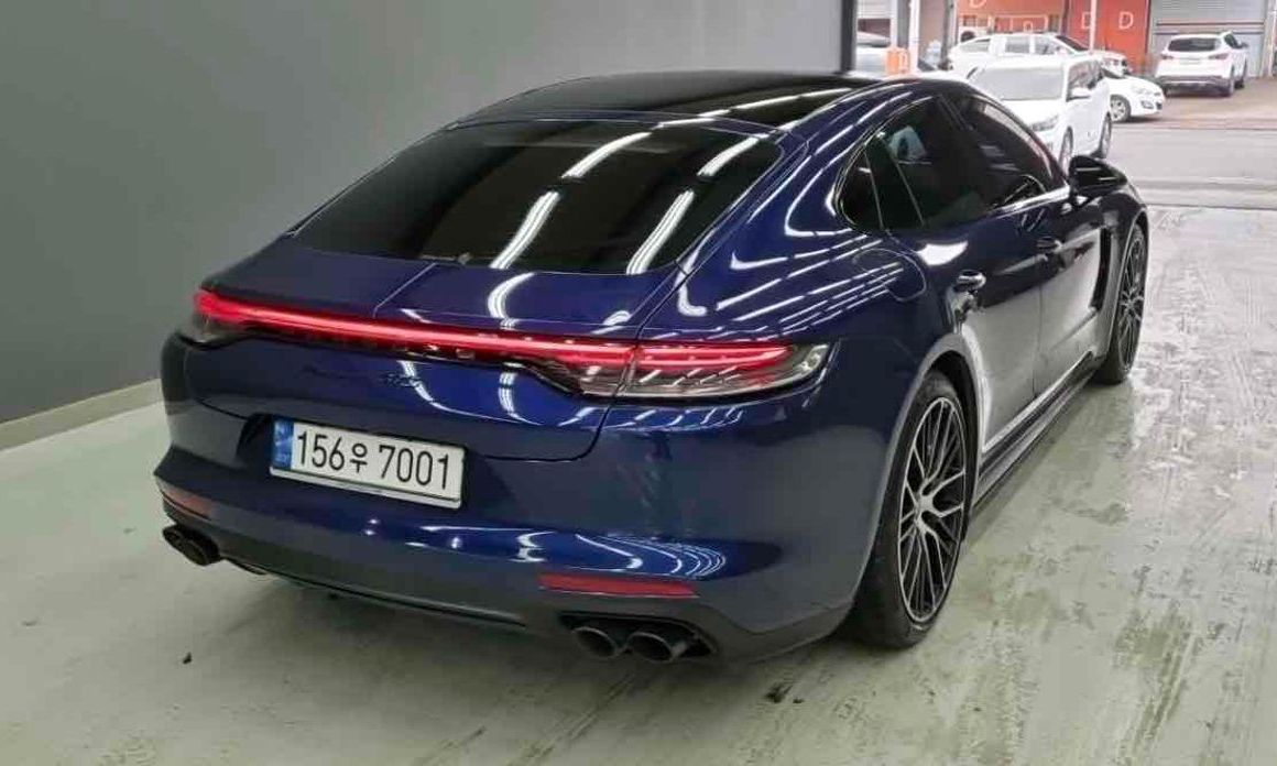 Porsche Panamera 2023