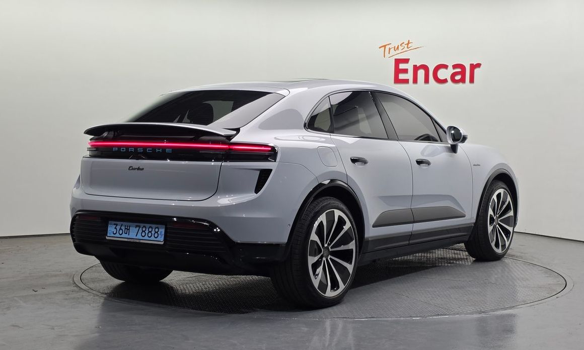 Porsche Macan 2025