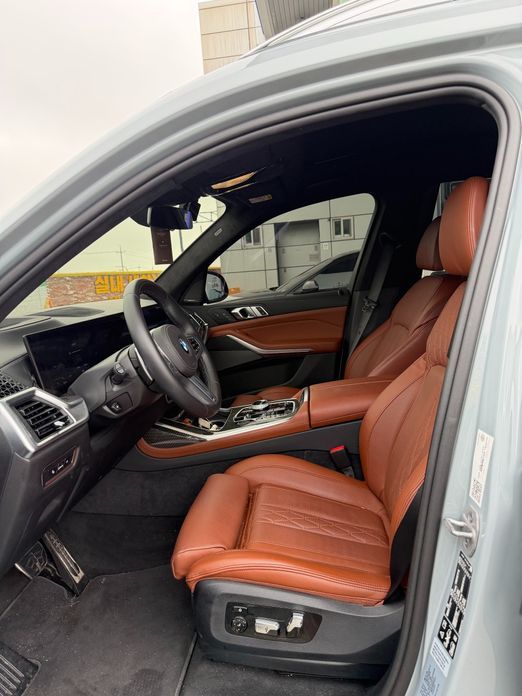 BMW X7 2025