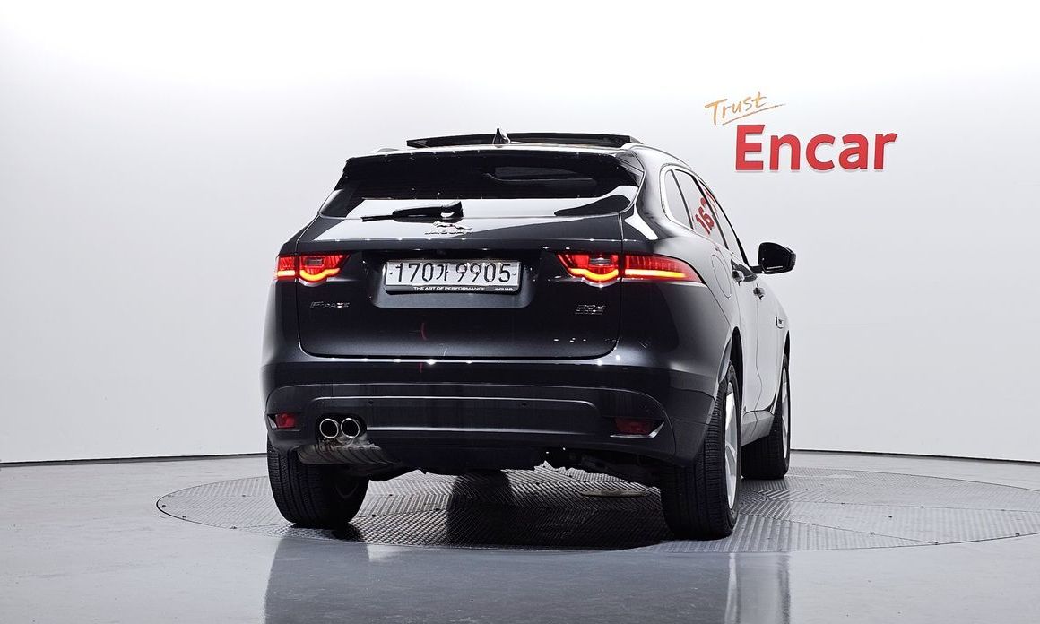 Jaguar F-PACE 2019