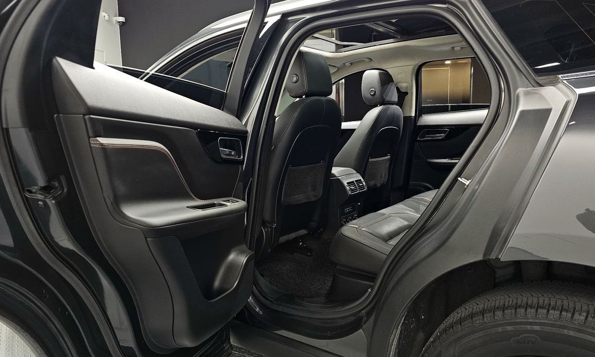 Jaguar F-PACE 2019