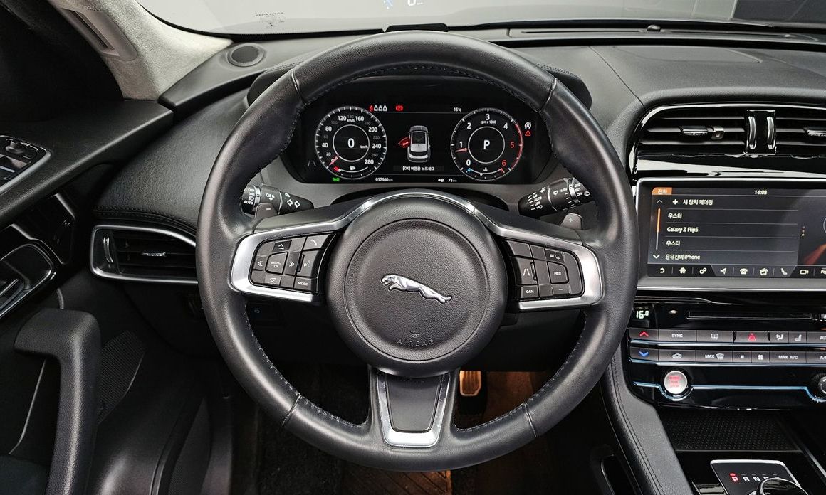 Jaguar F-PACE 2019
