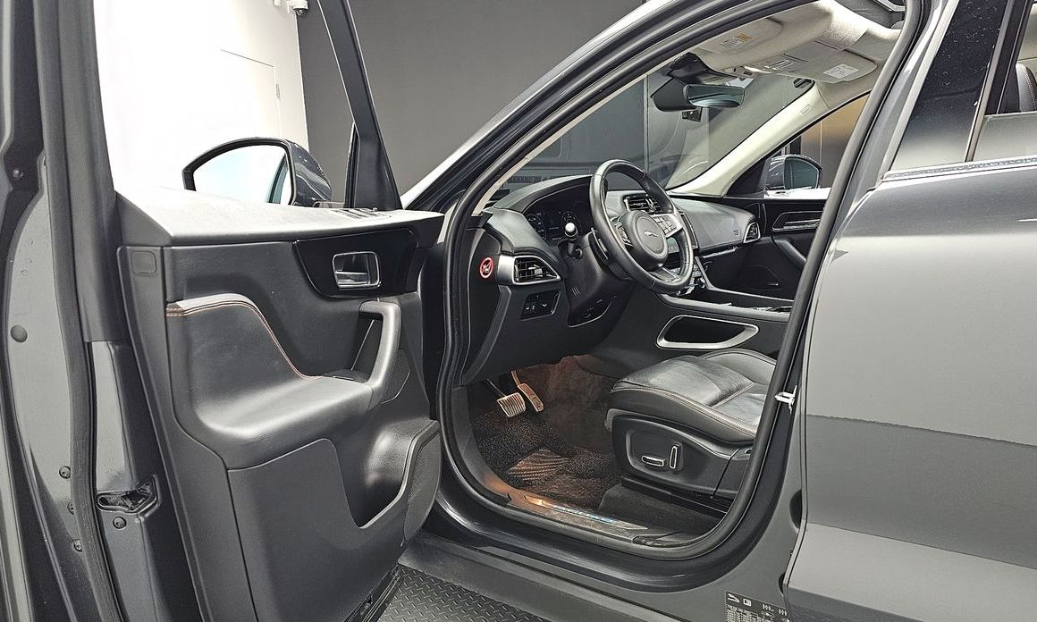 Jaguar F-PACE 2019
