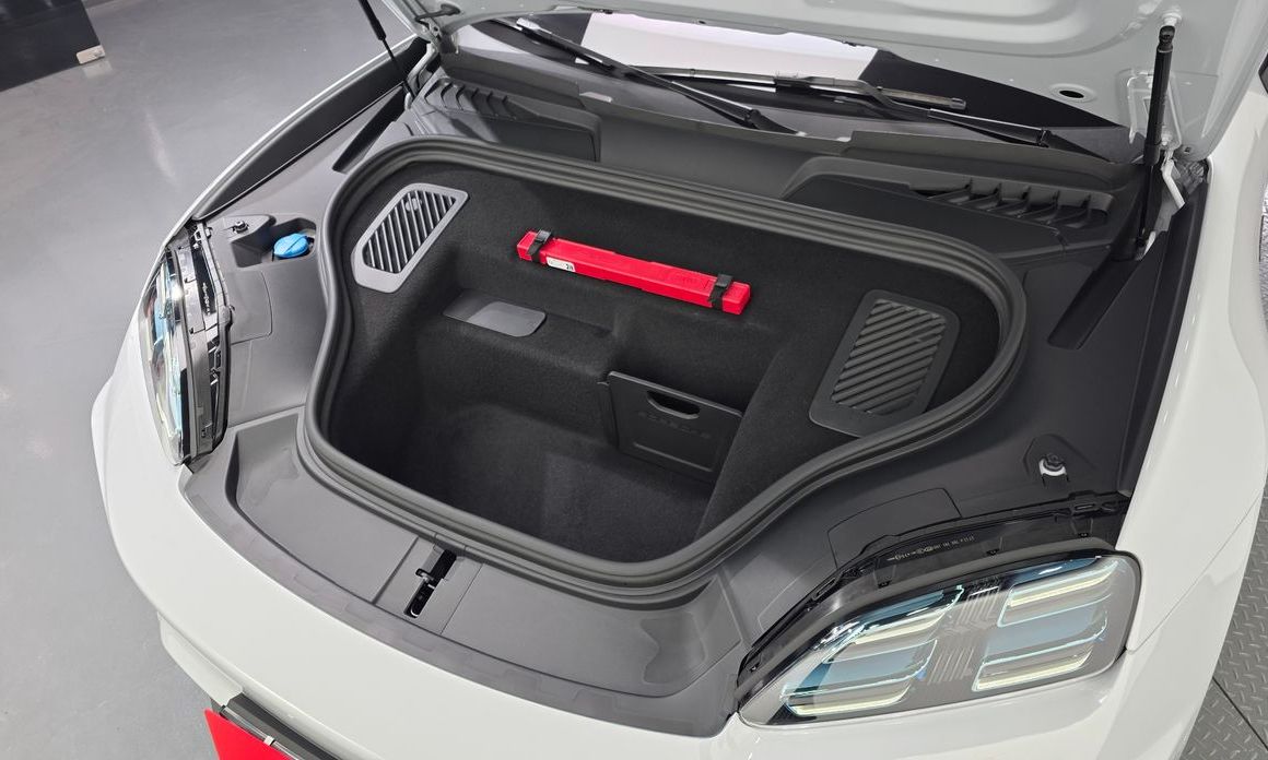 Porsche Macan 2025