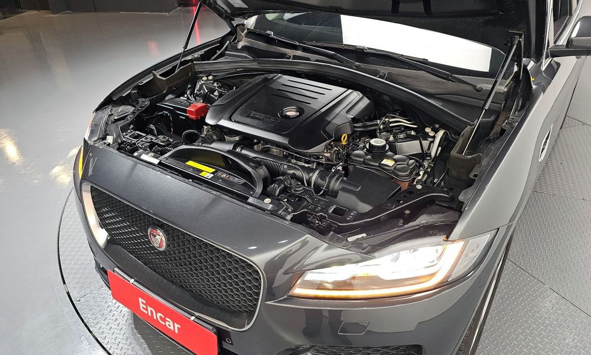 Jaguar F-PACE 2019