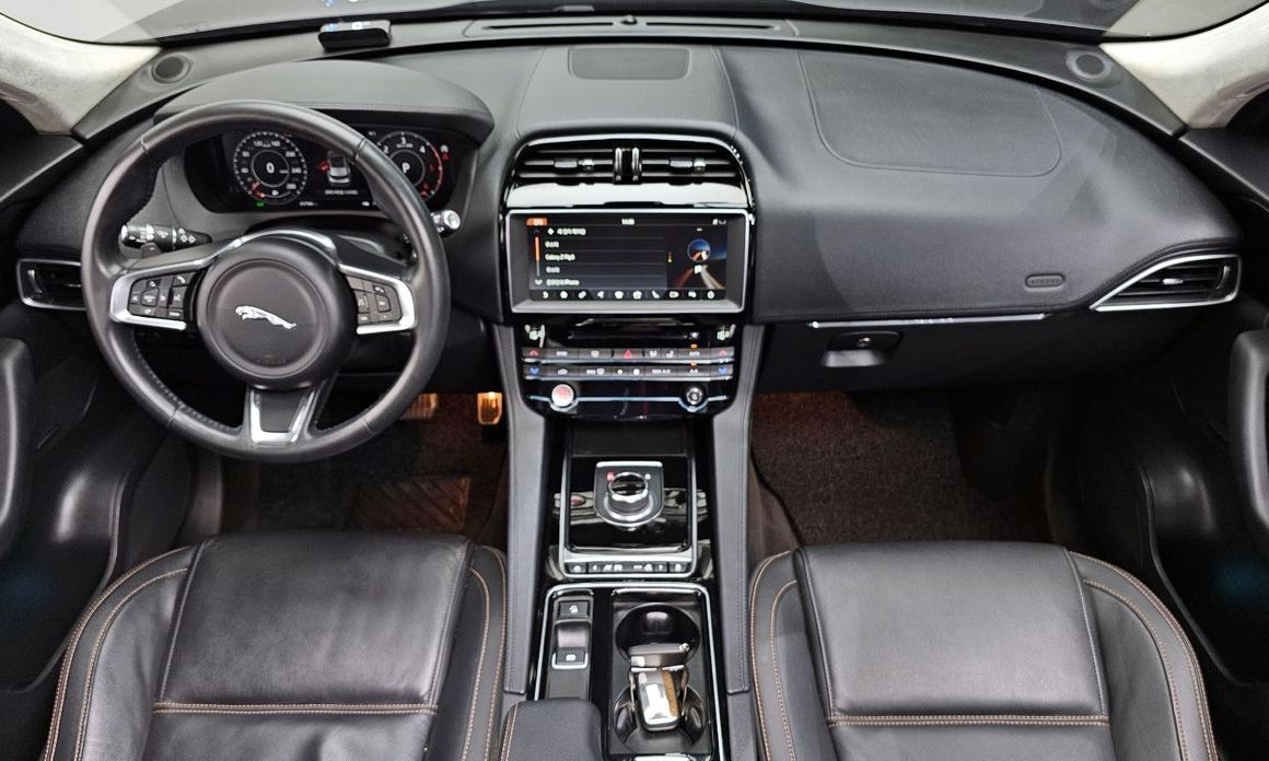 Jaguar F-PACE 2019