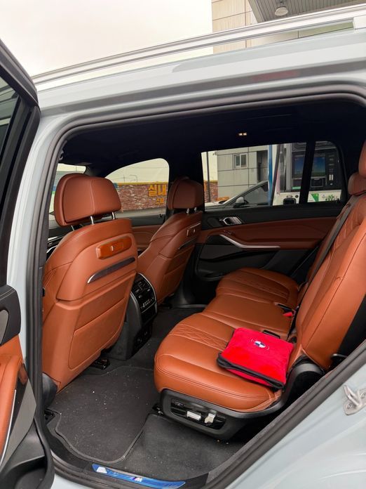 BMW X7 2025