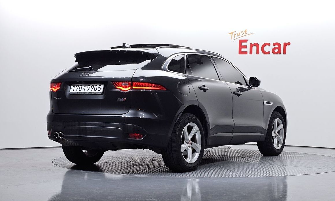 Jaguar F-PACE 2019