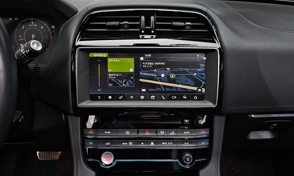 Jaguar F-PACE 2019
