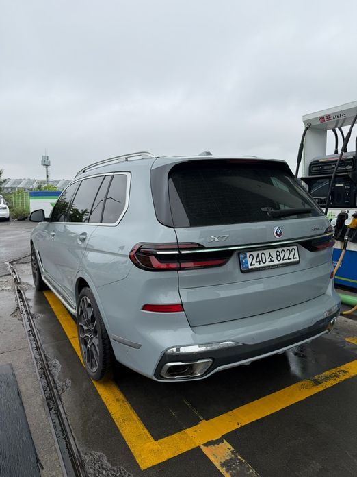 BMW X7 2025