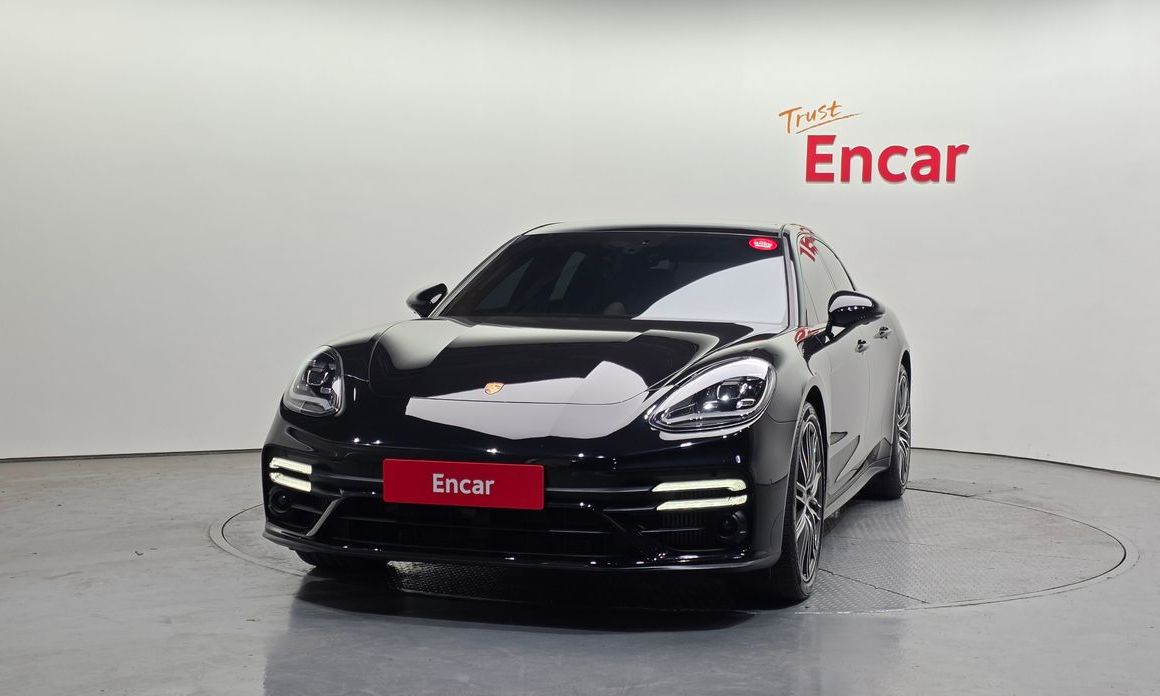 Porsche Panamera 2023