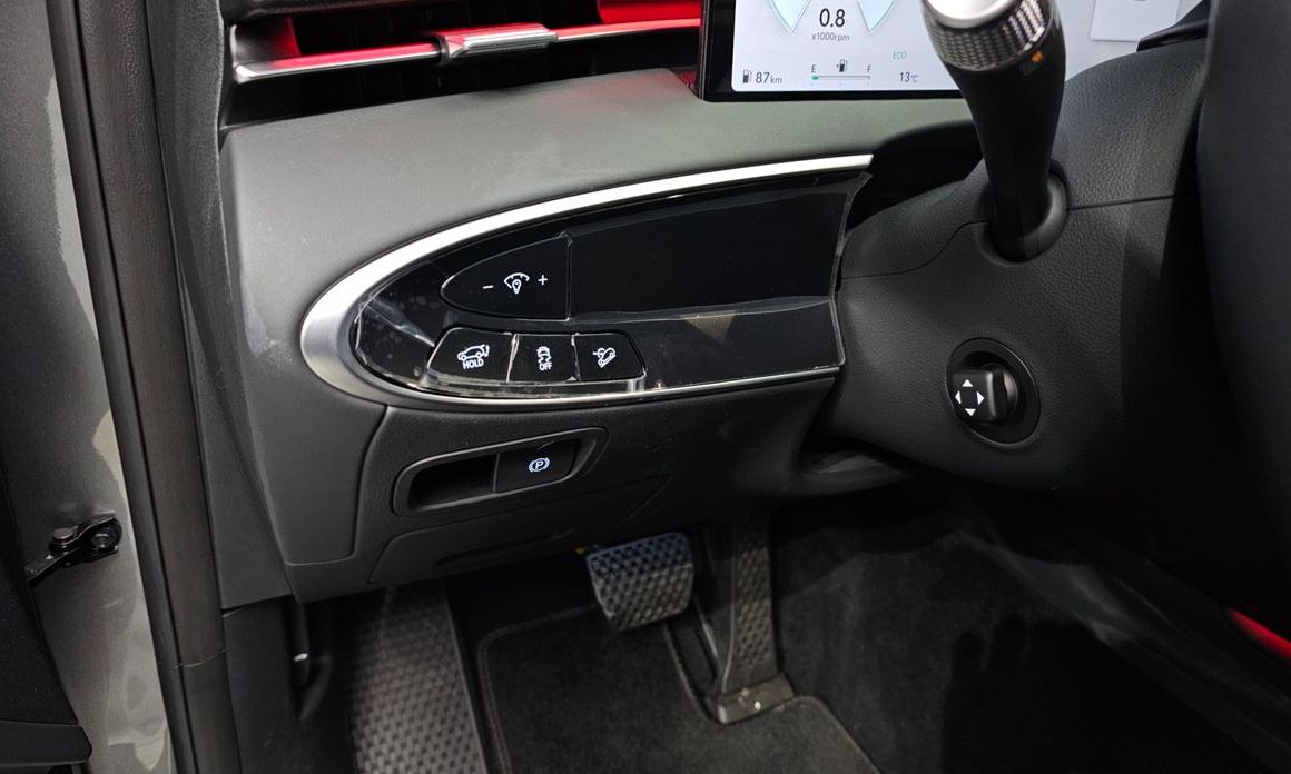 Genesis GV70 2025