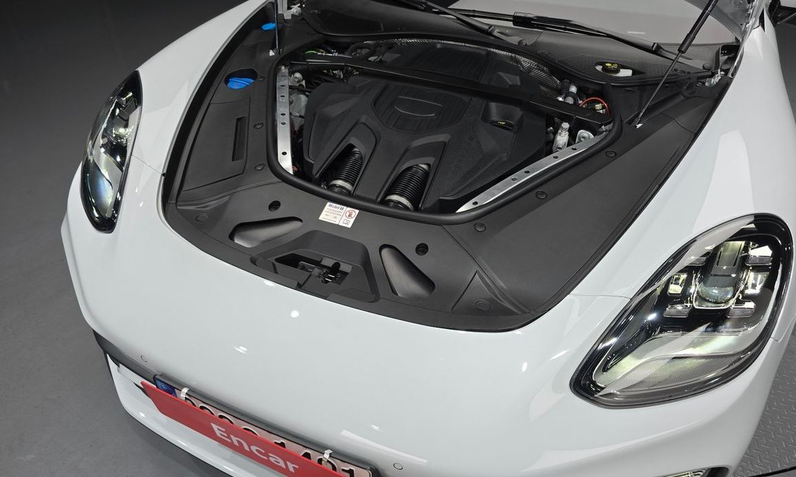 Porsche Panamera 2023