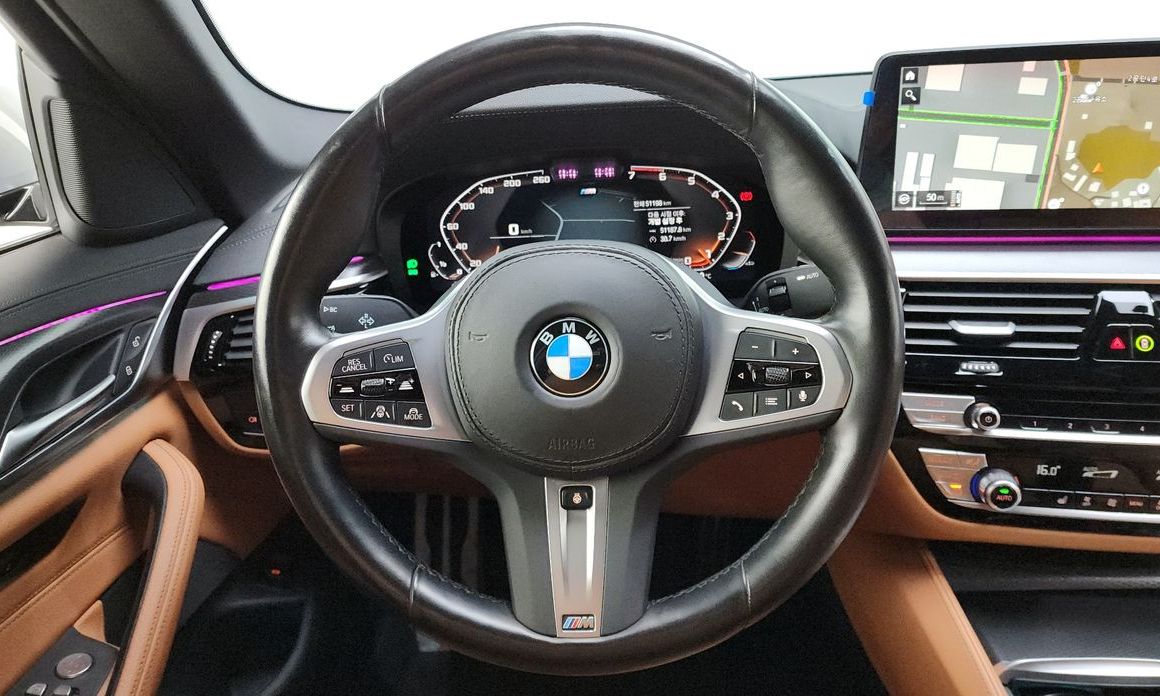 BMW 5-Series 2023