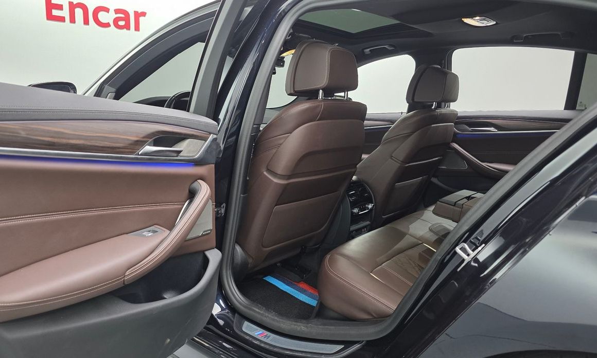 BMW 5-Series 2021
