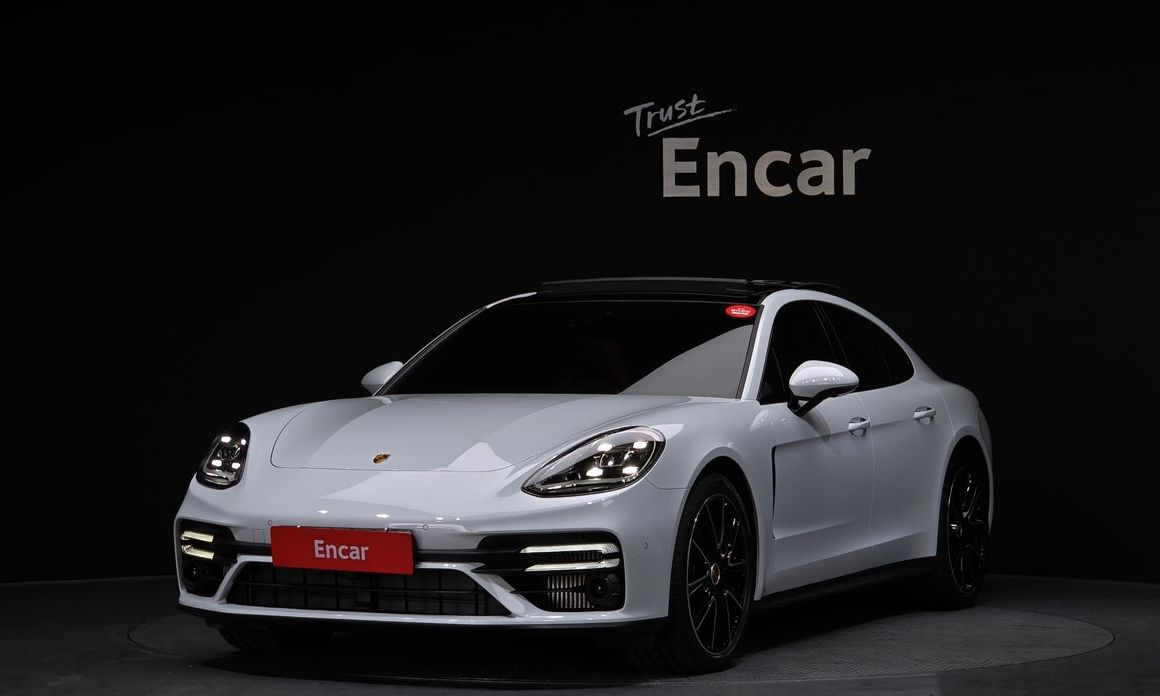 Porsche Panamera 2023