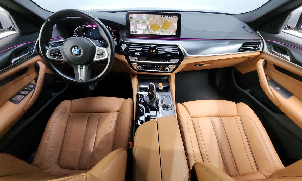 BMW 5-Series 2023