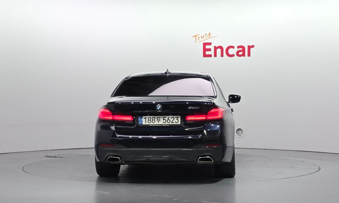 BMW 5-Series 2021
