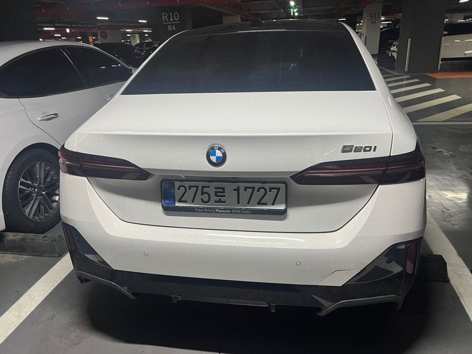 BMW 5-Series 2025