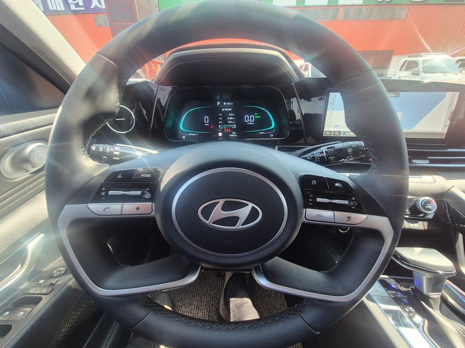 Hyundai AVANTE 2024