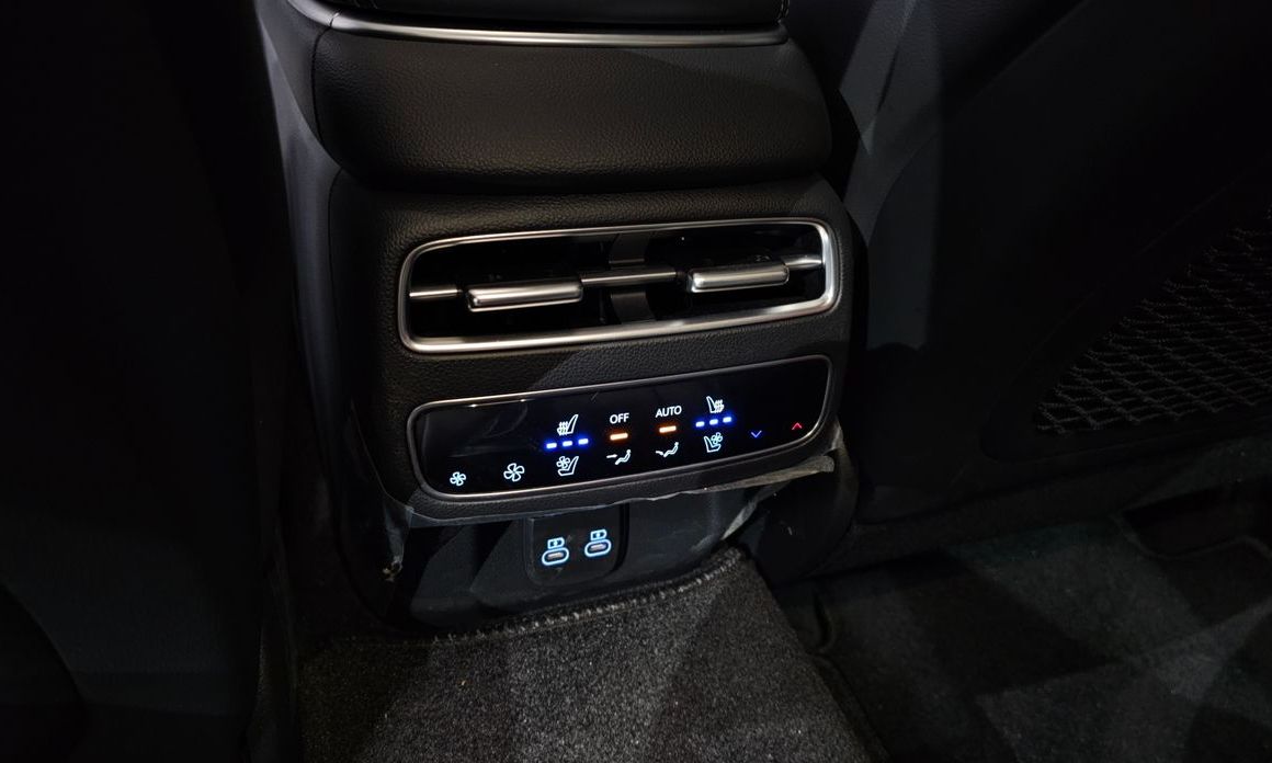 Genesis GV70 2025