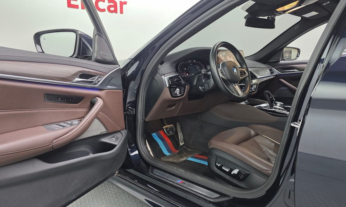 BMW 5-Series 2021