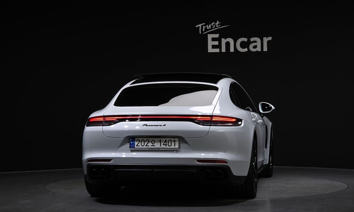 Porsche Panamera 2023