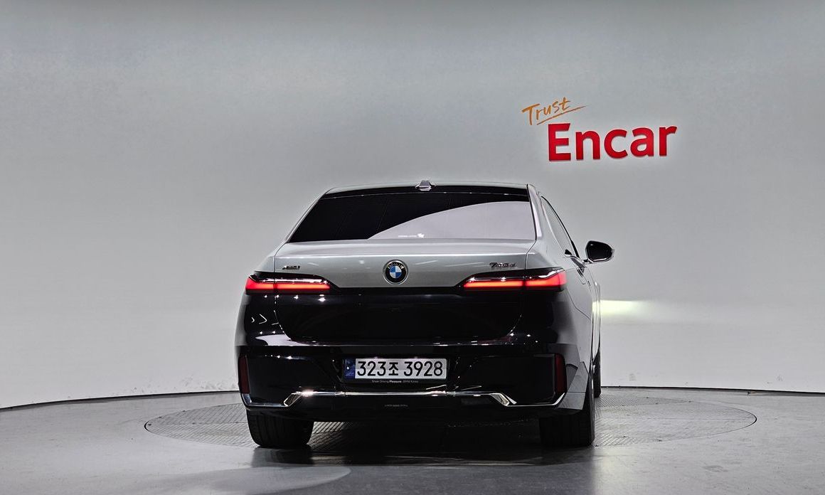 BMW 7-Series 2024