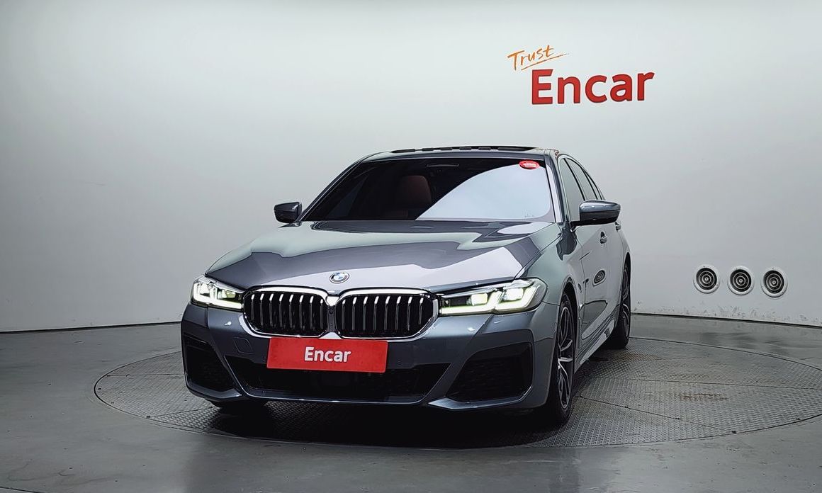 BMW 5-Series 2023