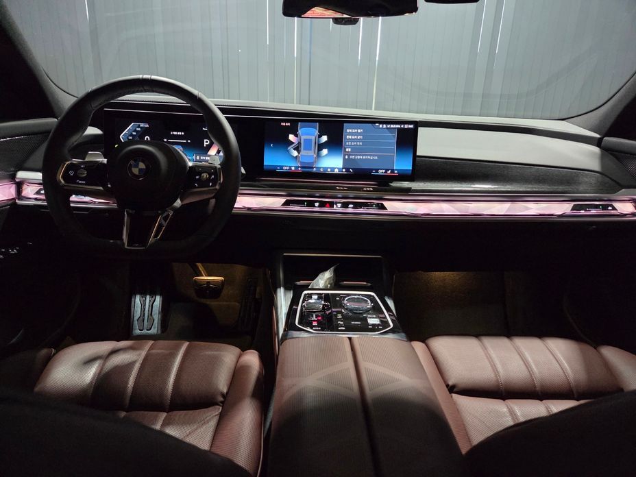 BMW 7-Series 2024