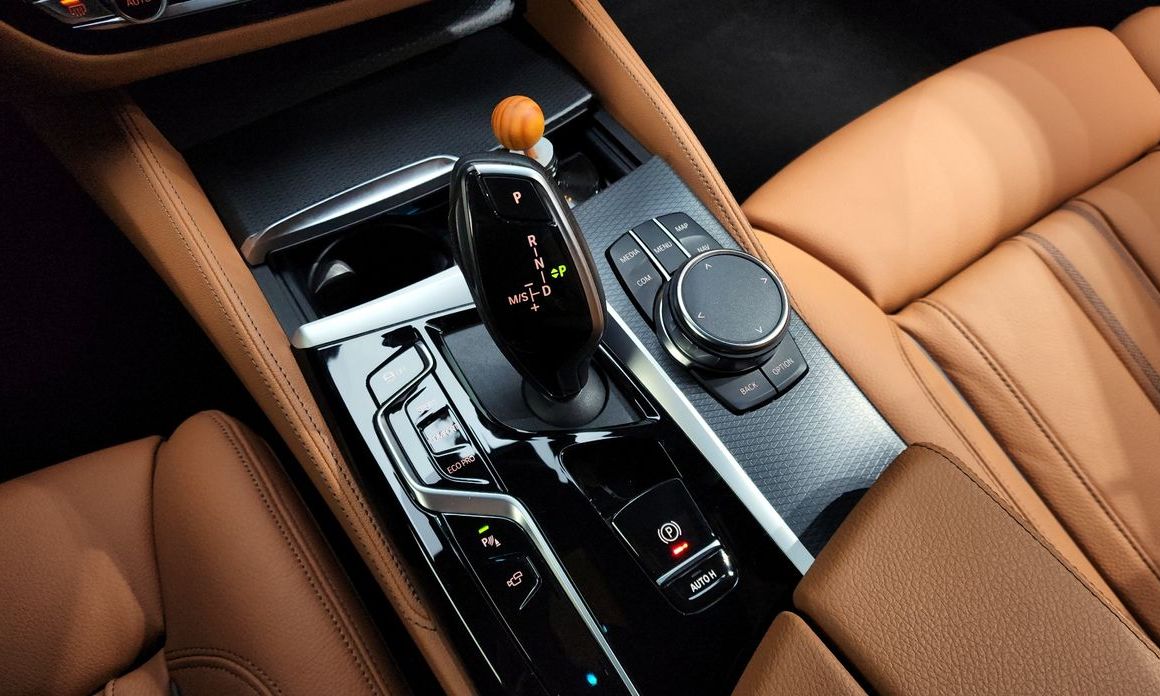 BMW 5-Series 2023