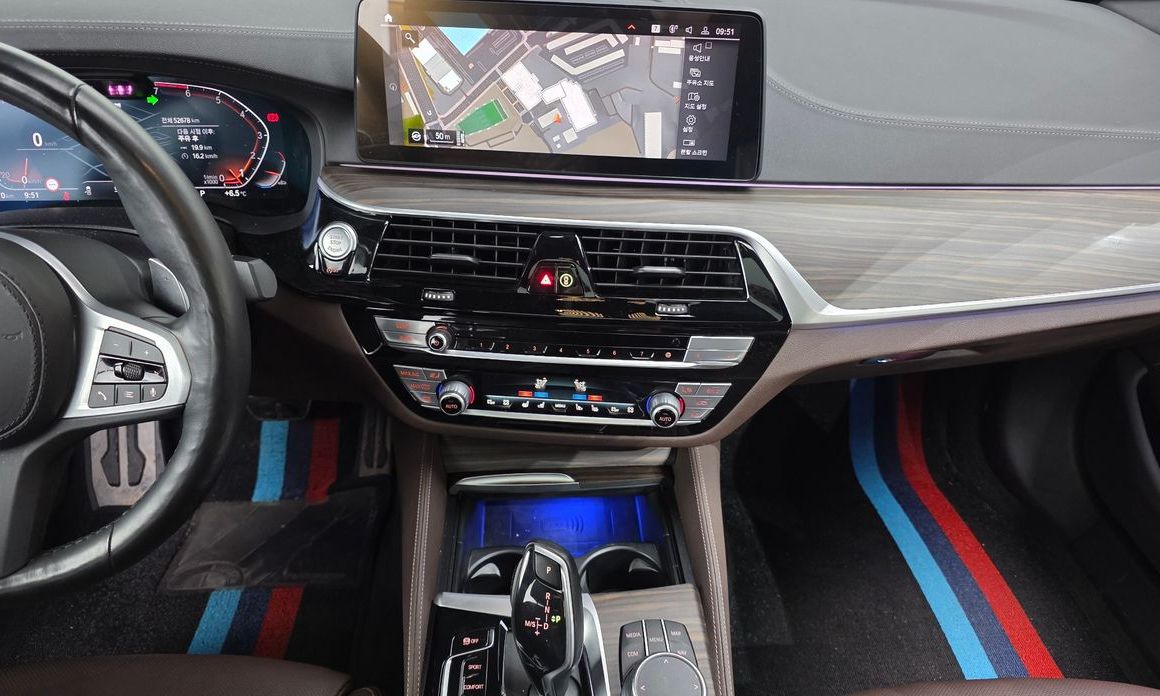 BMW 5-Series 2021